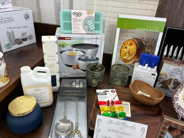 Alyson Ausley & Aaron Schwallenberg registry gift selection 4