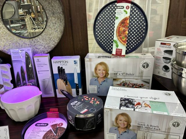 Addison Enfinger & Kennison Clark registry gift selection 2
