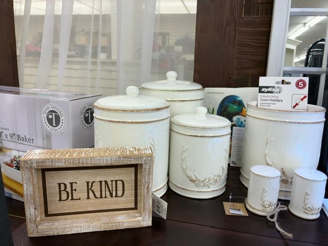 McKynleigh Harrell & Dylan Johnson registry gift selection 2